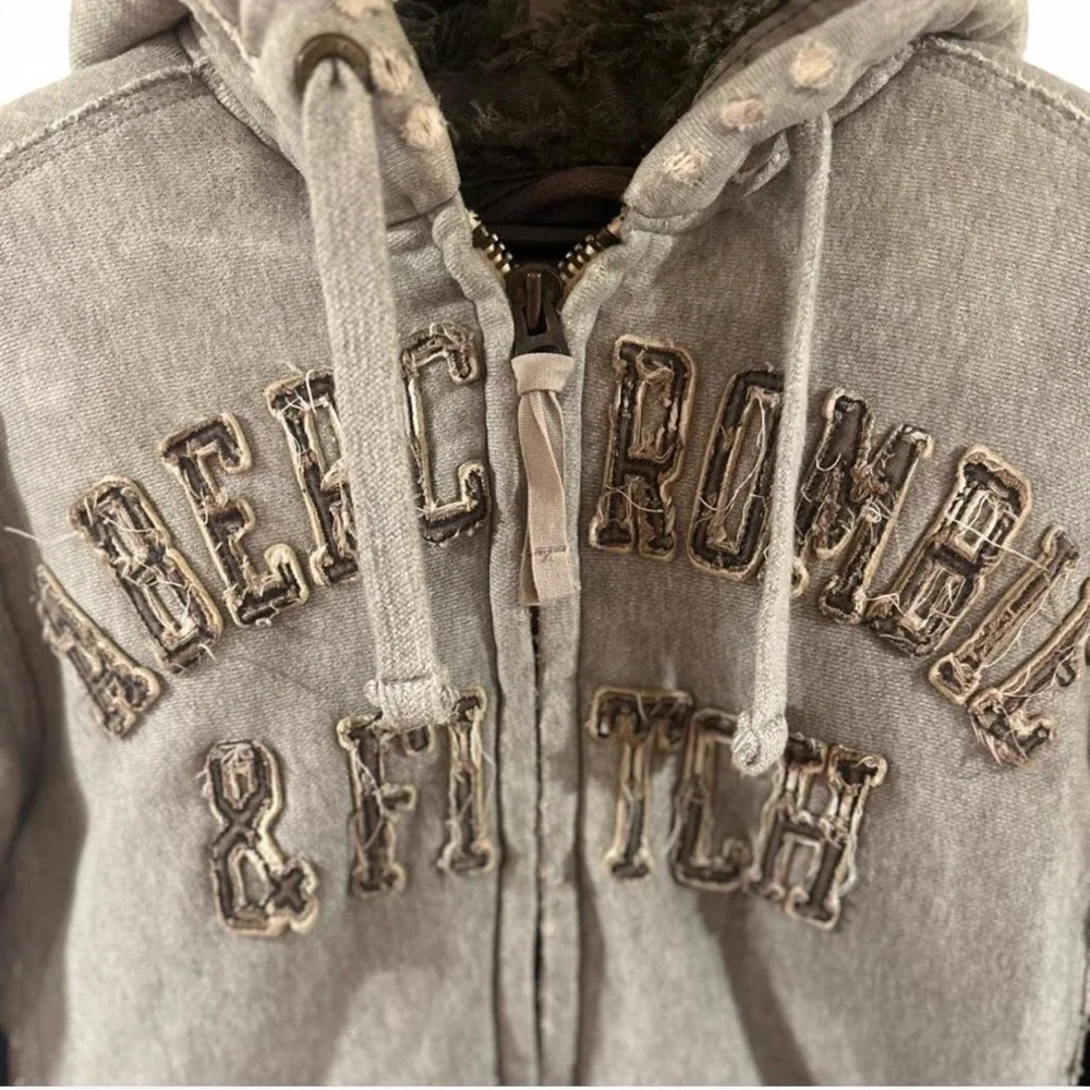 VTG, Rare, Y2K Abercrombie & Fitch Gray Wolf Jaw Hoodie Jacket Size Men’s Small